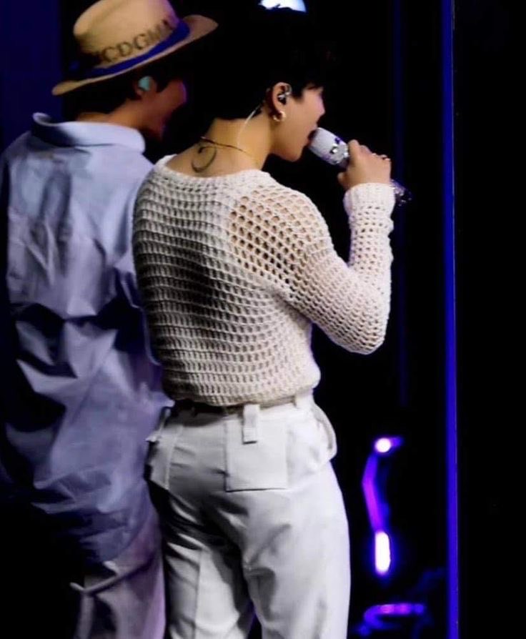 CxVanya's tweet photo. A thread of why "some" people don’t like jimin:

1/ ass too fat. https://t.co/FeTjCCl2IM