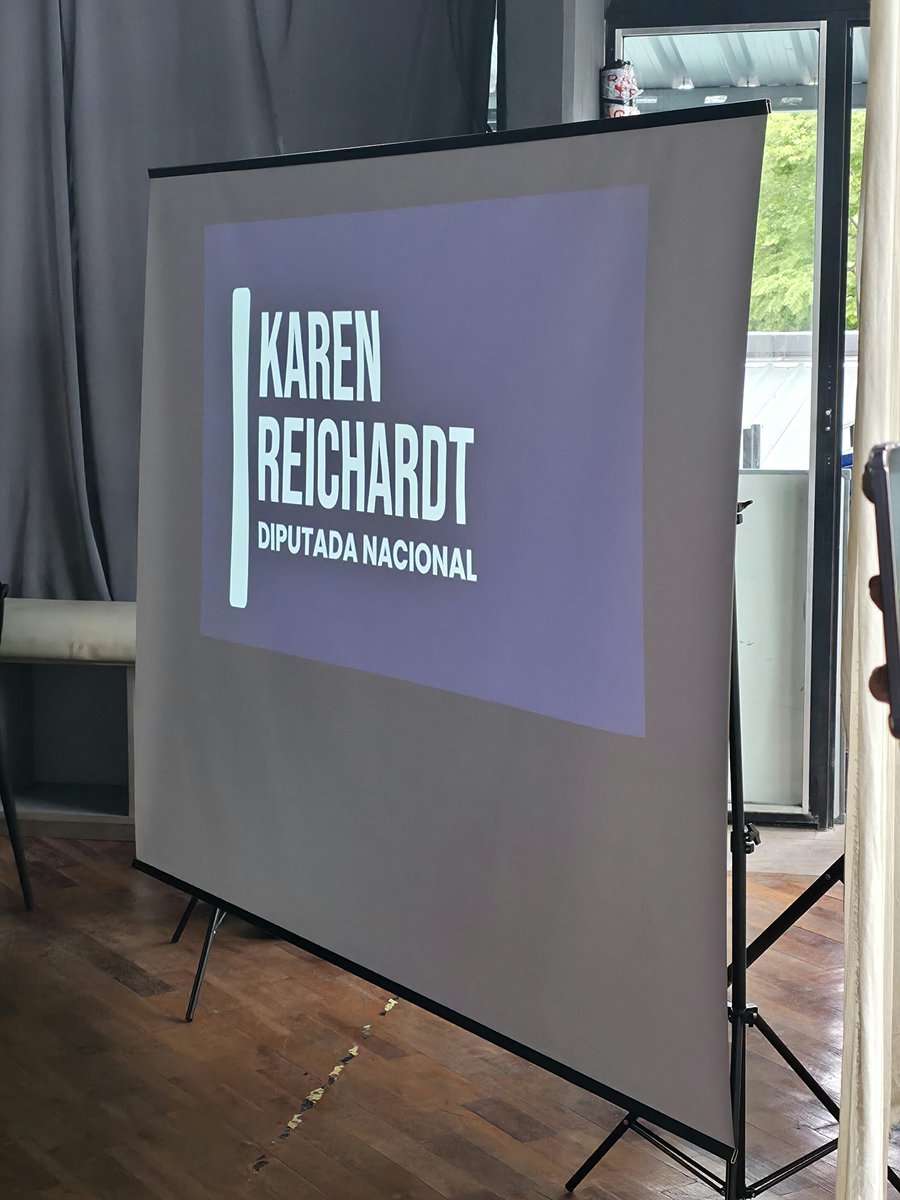 KarenReichardt1's tweet photo. Ahora, en Escobar, seguimos debatiendo sobre mi proyecto de ley por el bienestar de los animales.

Nuestros animales necesitan reglas claras y controles que les briden transparencia.

🐶💕 https://t.co/Bekw2B5uGP