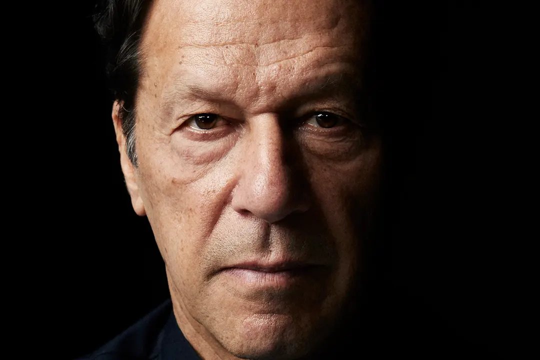 QasimKhanSuri's tweet photo. Never give up, no matter how hard life gets no matter how much pain you feel. Pain will eventually subside, nothing remains forever, so keep going and don't give up. Imran Khan https://t.co/9HsllVDV58