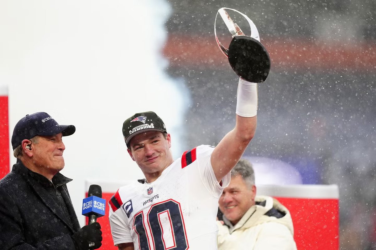 PatsBuzz's tweet photo. And what if Drake Maye genuinely walks into Buffalo tomorrow, passes for 300 yards and 2 TDs, and gets a win? https://t.co/1KaZgno417