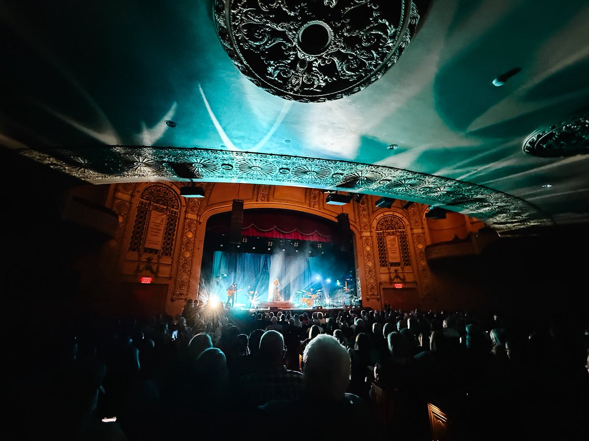 esmidt's tweet photo. We had a great time Friday night rocking with Lauren Alaina at Hoyt Sherman Place. https://t.co/2nde5A77Vi