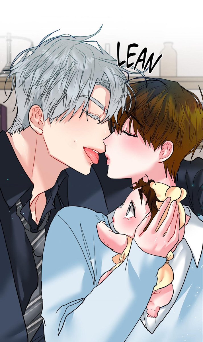 jazz_bunnies's tweet photo. The baby stopping his parents from kissing eachother 😭 https://t.co/3IOl8OuRZg