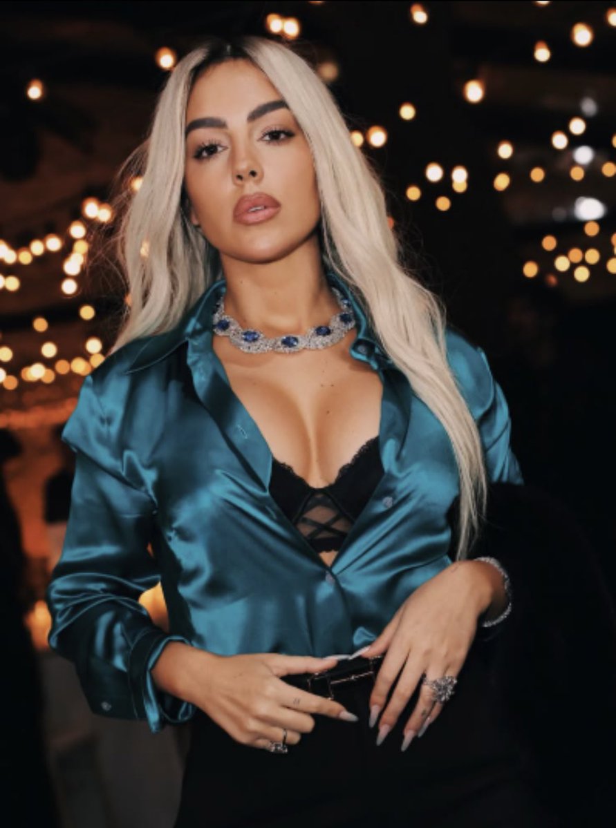 QueenGeoRodri's tweet photo. Different look still a beautiful mommy 😍🤤 https://t.co/igzKeYXZJH