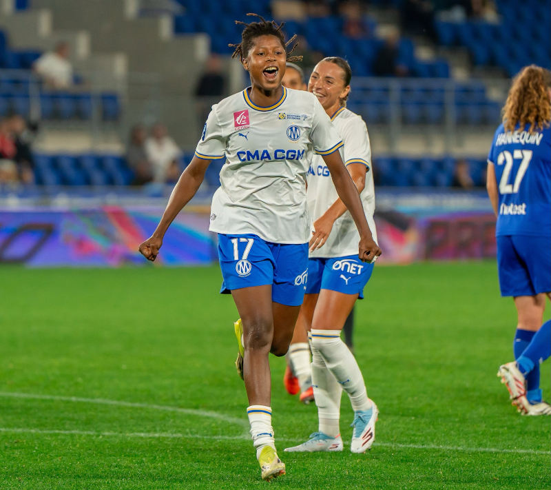 MassaliaLive's tweet photo. L' @OMfeminines revient de Strasbourg avec le point du match nul (3-3). Les joueuses peuvent nourrir des regrets, elles qui menaient 2-3 à la 93e.
#RCSAOM #ArkemaPL
L'article sur @MassaliaLive
https://t.co/NJ1Cds4MBG https://t.co/pf79ueS0o6