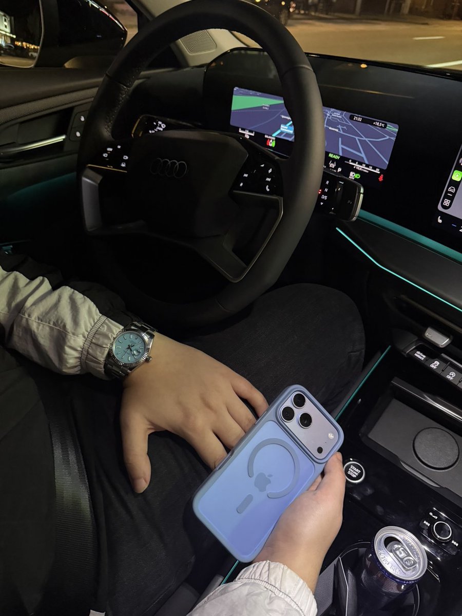 appiesol_'s tweet photo. New Audi Q3 Sportsback 2026

New IPhone 18 Pro Max

New Rolex Datejust

Thankyou memecoins

Alhamdullilah ❤️ https://t.co/1cdI7c3BOf
