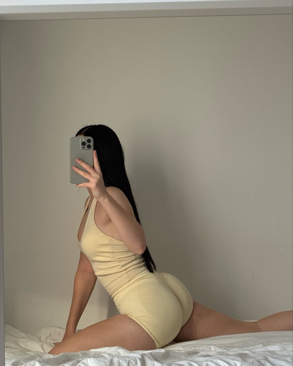 nicoleerae_'s tweet photo. @lilivictoria32 or maybe both 🤭 https://t.co/GXW6NQsYRD