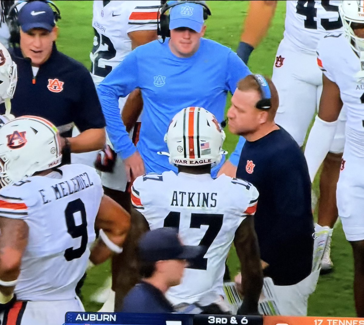 NPTSethButler's tweet photo. Coach @CarterWhaley5 holding the Vols to just a field goal at the half. https://t.co/MS1uP62GSu