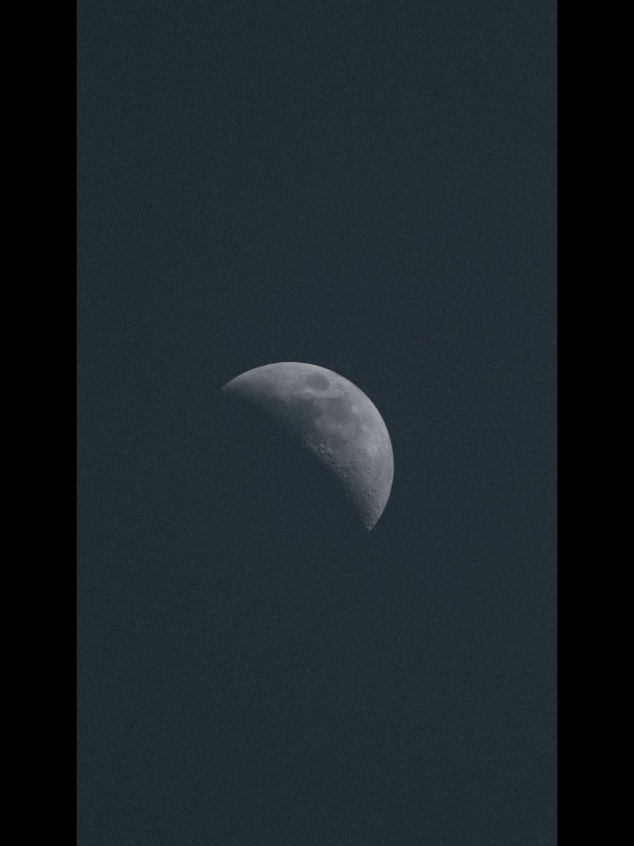 astro4pics's tweet photo. Like a feeling of loneliness... https://t.co/pfYUePMOdy