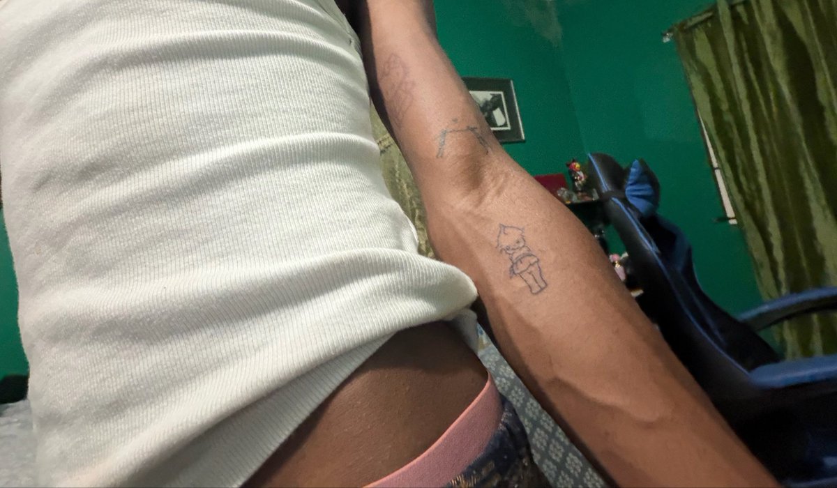 danieldyyer's tweet photo. i love tattoos https://t.co/IDf1ufIR61