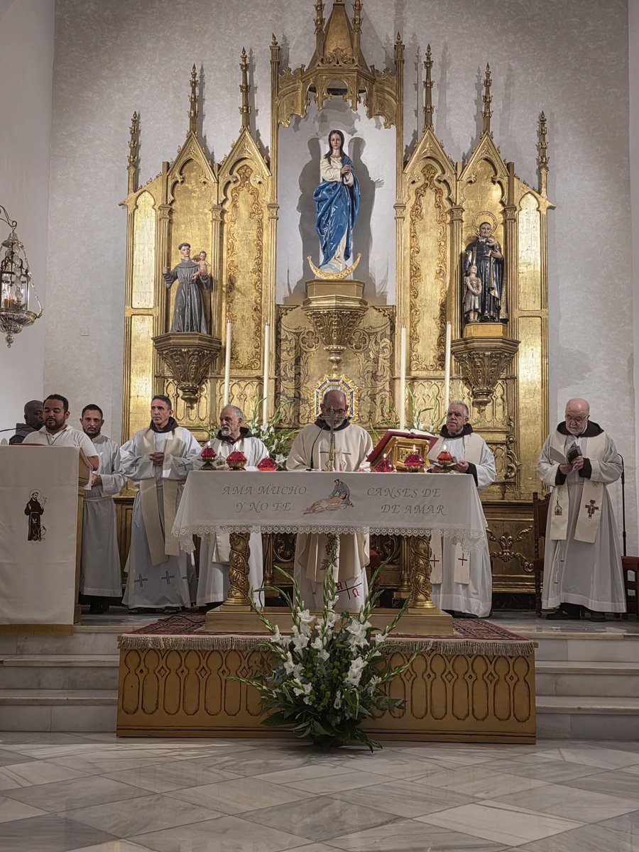 casa_asis's tweet photo. Hoy Jueves hemos sido privilegiados en nuestra Casa con la celebración del tercer día de quinario en preparando por toda la Familia Franciscana de la Diócesis de Córdoba  en preparación para celebrar el VIII Centenario del Tránsito de Nuestro Padre San Francisco. https://t.co/8kzh7E0mqS