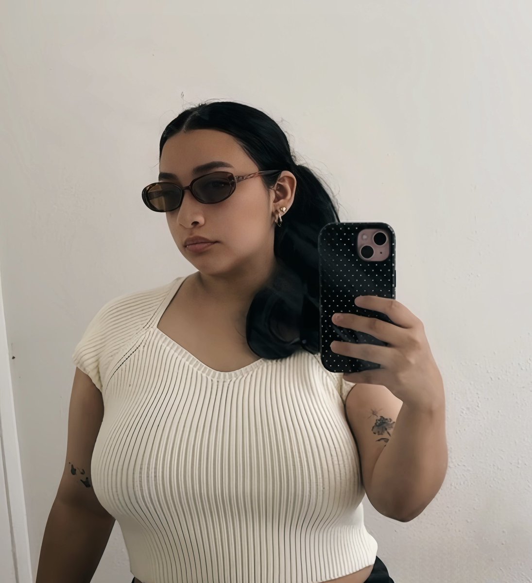 chamoybean's tweet photo. Me and  these damn mirror pics https://t.co/ii7vQr4tUd