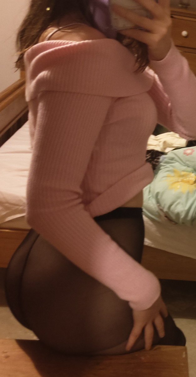 ctzzie's tweet photo. It's difficult to angle my fat ass tbh https://t.co/8z8Wm5kLVJ