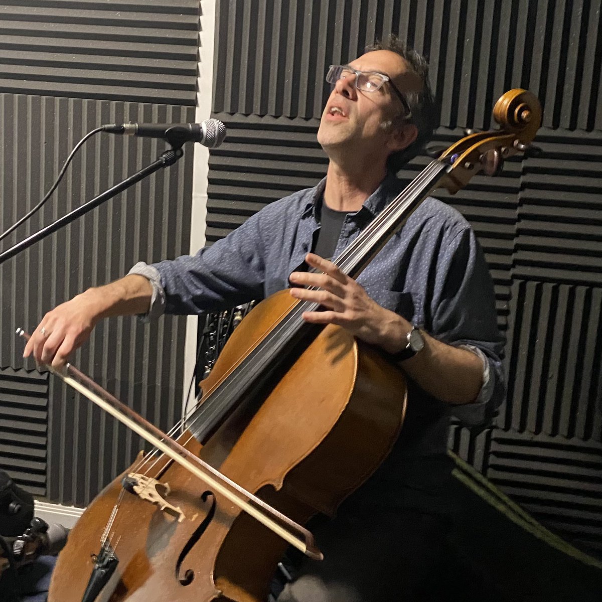 Spiddly's tweet photo. Currently listening to ‘Between Coruscating Trees’ by Seven-Headed Raven - Bandcamp https://t.co/3rLyFgwfBt Apple Music https://t.co/u9VPZBlmaJ Spotify https://t.co/gybg0LoFSa #music

Live performance on the #HelloGoodbyeShow on @ResonanceFM https://t.co/yvW4k5QeM5 #radio https://t.co/Qm9dELJZ1F