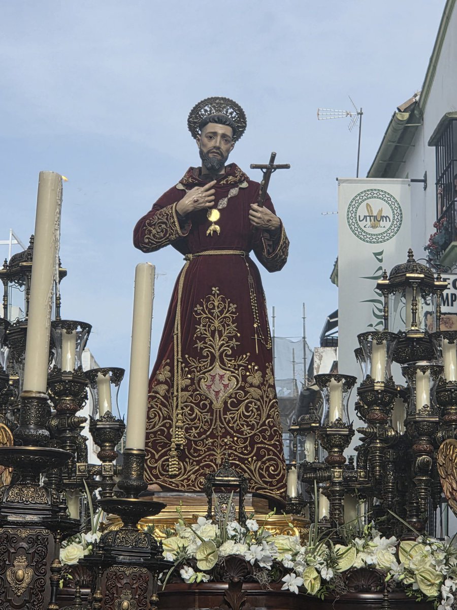 casa_asis's tweet photo. Y llegó el gran día de Celebrar el Jubileo de los 800 años del Tránsito de San Francisco "Señor recibe mi Vida" con una Procesión desde la Iglesia de San Francisco y San Eulogio has la S.I Catedral, dónde juntos a otras comunidades religiosas con espiritualidad franciscana. https://t.co/cXjEf2ZhCP
