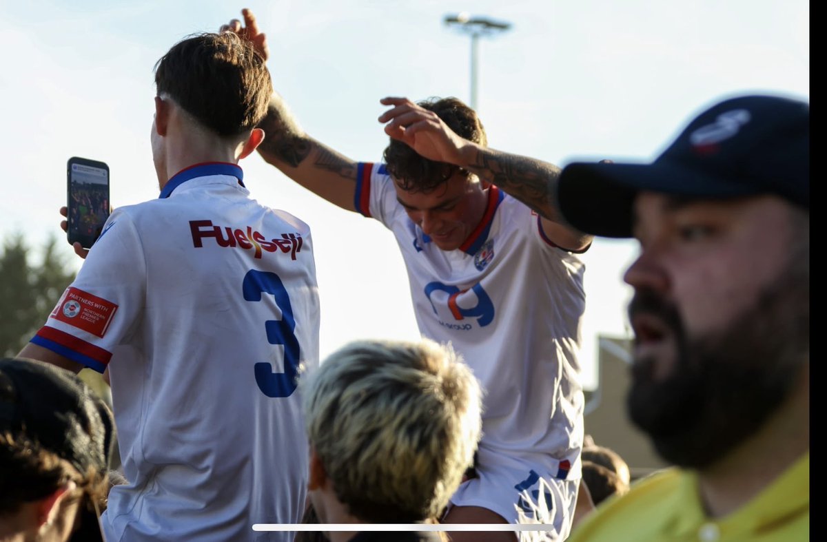 daldy9's tweet photo. @AFCRD 😍 https://t.co/u2p1bBeAnX
