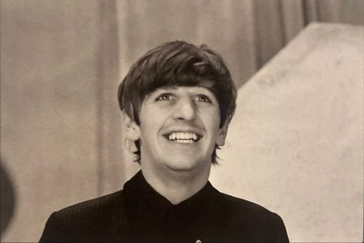 pupcupdotcom's tweet photo. me when im the jolliest mf in the band https://t.co/T6GDBuXIjO