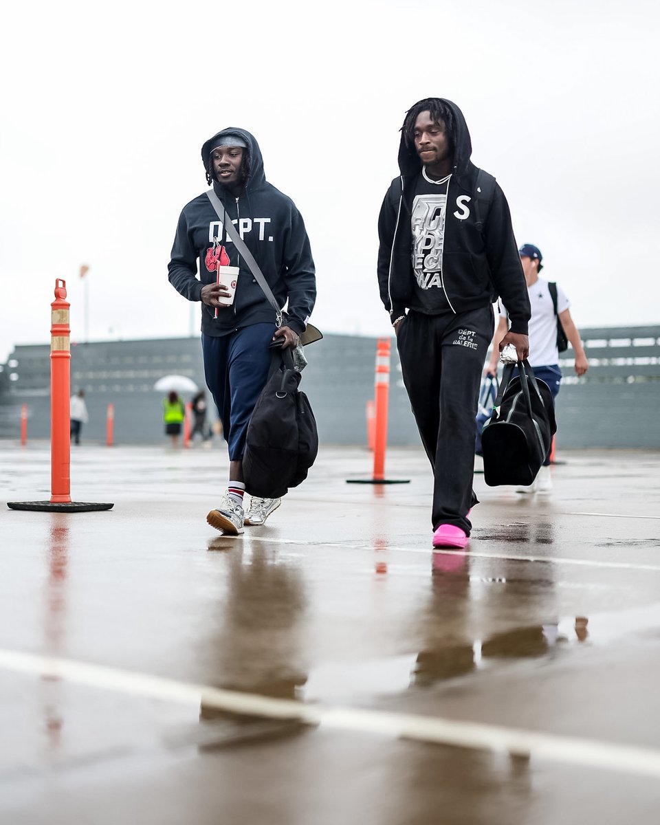 dallascowboys's tweet photo. off to H-town 🛫

#DALvsHOU | #DallasCowboys https://t.co/ACLe99jxDw