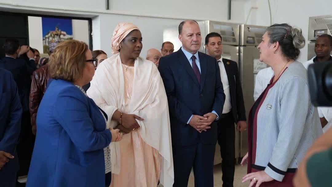 saheliens's tweet photo. #Niger 🇳🇪: Le Niger et l’Algérie inspectent l’accueil des 500 stagiaires dans la wilaya de Boumerdès 

Dans le cadre du lancement du programme visant à former 500 jeunes nigériens en Algérie, la ministre de la Fonction publique, du Travail et de l’Emploi, Aissatou Abdoulaye Tondi, s’est rendue à l’INSFP « Djenadi Larbi » d’El Karma et à l’Institut africain de formation professionnelle, à Boumerdès, avec les ministres algériens Mohamed Hattab et Nassima Arhab. Les délégations ont assisté aux formations en cours, notamment dans les domaines de l’électricité, de l’électronique et de l’énergie, et se sont informées des conditions d’accueil des bénéficiaires.
#Niger #Saheliens