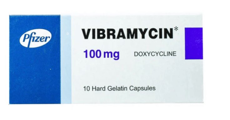 JooyRm's tweet photo. 🔴مضاد حيوي اذا اخذته لا تنام✋😴

#دوكسيسيكلين -Doxycycline💊💊
 
بعد ما تأخذه، خذه مع كوب ماء كامل 💧 وخليك جالس أو واقف لمدة 30 دقيقة على الأقل.

السبب⁉️
ممكن يعلق الدواء في المريء ويسبب تهيجًا أو التهابًا وتقرحات في المريء🔥
📌 لذلك لا تأخذه وتستلقي أو تنام مباشرة بعده.

⚠️أهم التحذيرات مع Doxycycline:
📌 يزيد حساسية الجلد للشمس :استخدم واقي شمس وتجنب التعرض الزائد. ⚠️
📌لا تاخذه في نفس الوقت مع #مضادات_الحموضة أو مكملات الحديد والكالسيوم والمغنيسيوم؛ لأنها تقلل امتصاصه،افصل بينهم مدة 2–3 ساعات.
📌يؤخذ مع كمية كافية من الماء💦