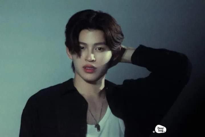 muse9essence's tweet photo. I think this is the most omega look of #ppnaravit. Having this intense urge to chew his cheeks😭😭 Why is he giving 'breed me' eyes😭😭 https://t.co/KX2H9sUX7F