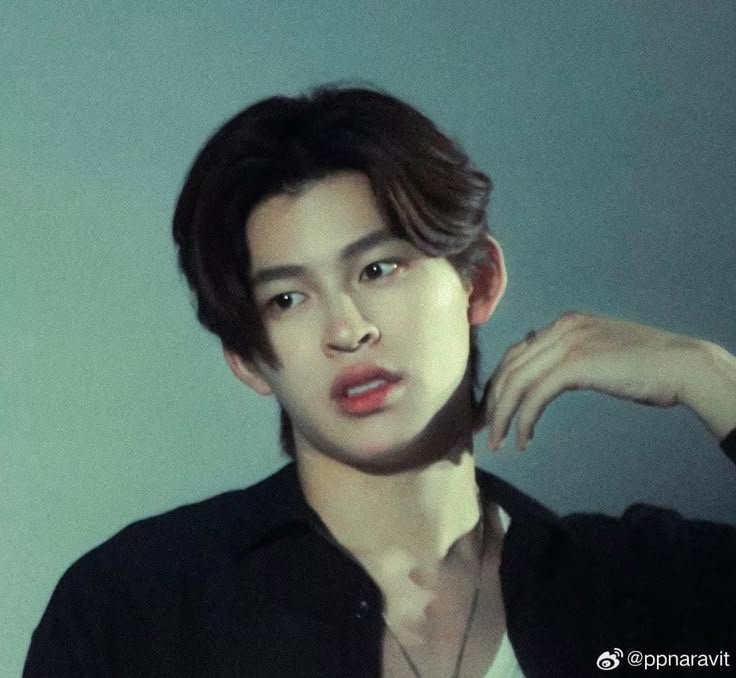 muse9essence's tweet photo. I think this is the most omega look of #ppnaravit. Having this intense urge to chew his cheeks😭😭 Why is he giving 'breed me' eyes😭😭 https://t.co/KX2H9sUX7F