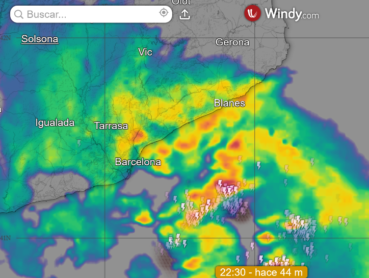 AlesandroSherry's tweet photo. 22:30h #Cataluña/#Catalunya
*#Barcelona:#Hospitalet #Llobregat,#Cornellá, #Badalona,#Mataró,#Sabadell,#Rubí,#Calella
*#Girona:#Blanes,#Tossa
#SCM llegando ya,¿intento de #Medicán/#Medicane/#MediterraneanHurricane/#MedHurricane?
Red #Radares #Meteo UE(#Francia/#España)
+#Rayos https://t.co/Pak3M8tyi5