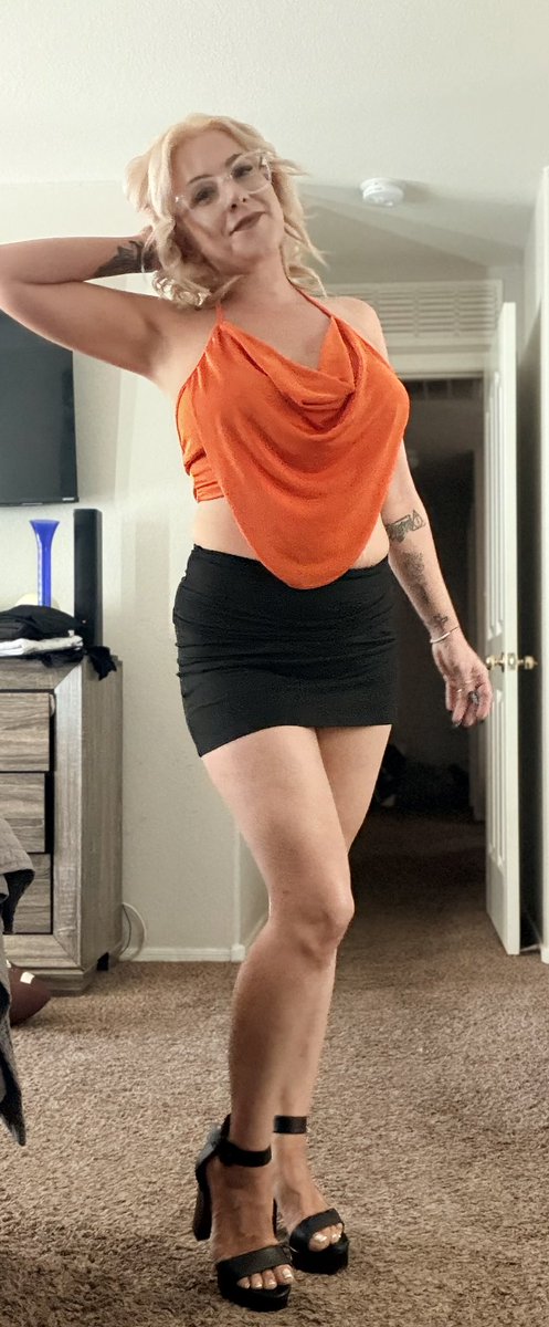 Autumngray44's tweet photo. Birthday party later, how do I look? https://t.co/rwmt4OOVfd