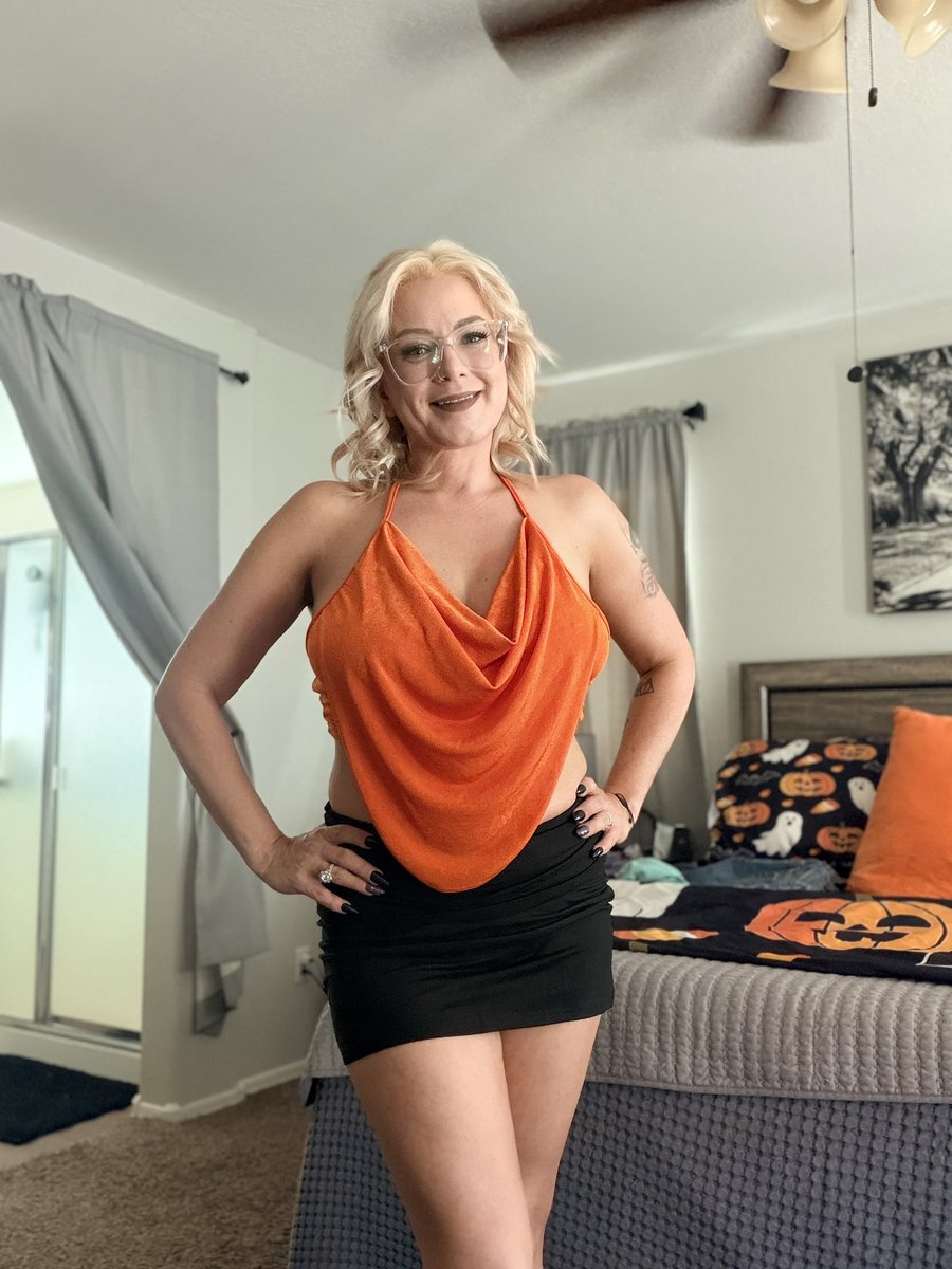Autumngray44's tweet photo. Birthday party later, how do I look? https://t.co/rwmt4OOVfd