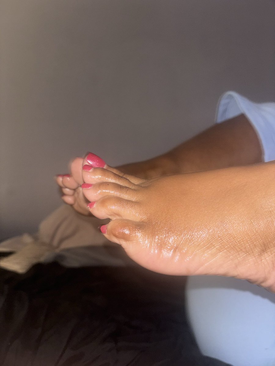 HayleeTate3's tweet photo. #footsiefantasy #cutefeet #softfeet #🦶🏾🦶🏾🦋🦋 https://t.co/maOJdcMPAX