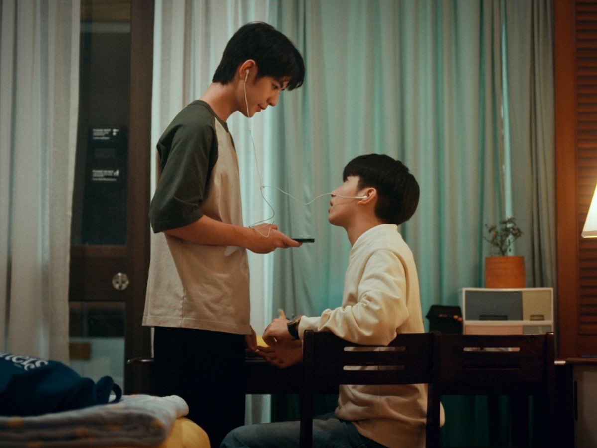 marlcui's tweet photo. “ แต่มึงรู้ใช่ปะ ว่ามึงแทบไม่ต้องทำอะไรเลย กูชอบมึงได้ง่าย ๆ ภายในเวลาไม่กี่วัน กูชอบมึง ต่อให้หมอดูนั่นไม่บอก กูก็ชอบมึง 

เดินทางปลอดภัยนะ ดูแลตัวเองดี ๆ ตั้งใจเรียน แล้วก็เที่ยวให้สนุก ” https://t.co/gMI8G3SDAh