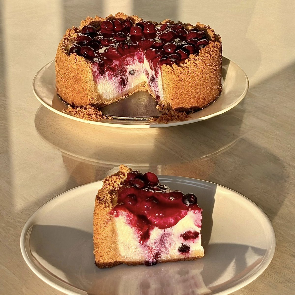 saweeeties's tweet photo. blueberry rose almond cheesecake https://t.co/iAov7irF1p