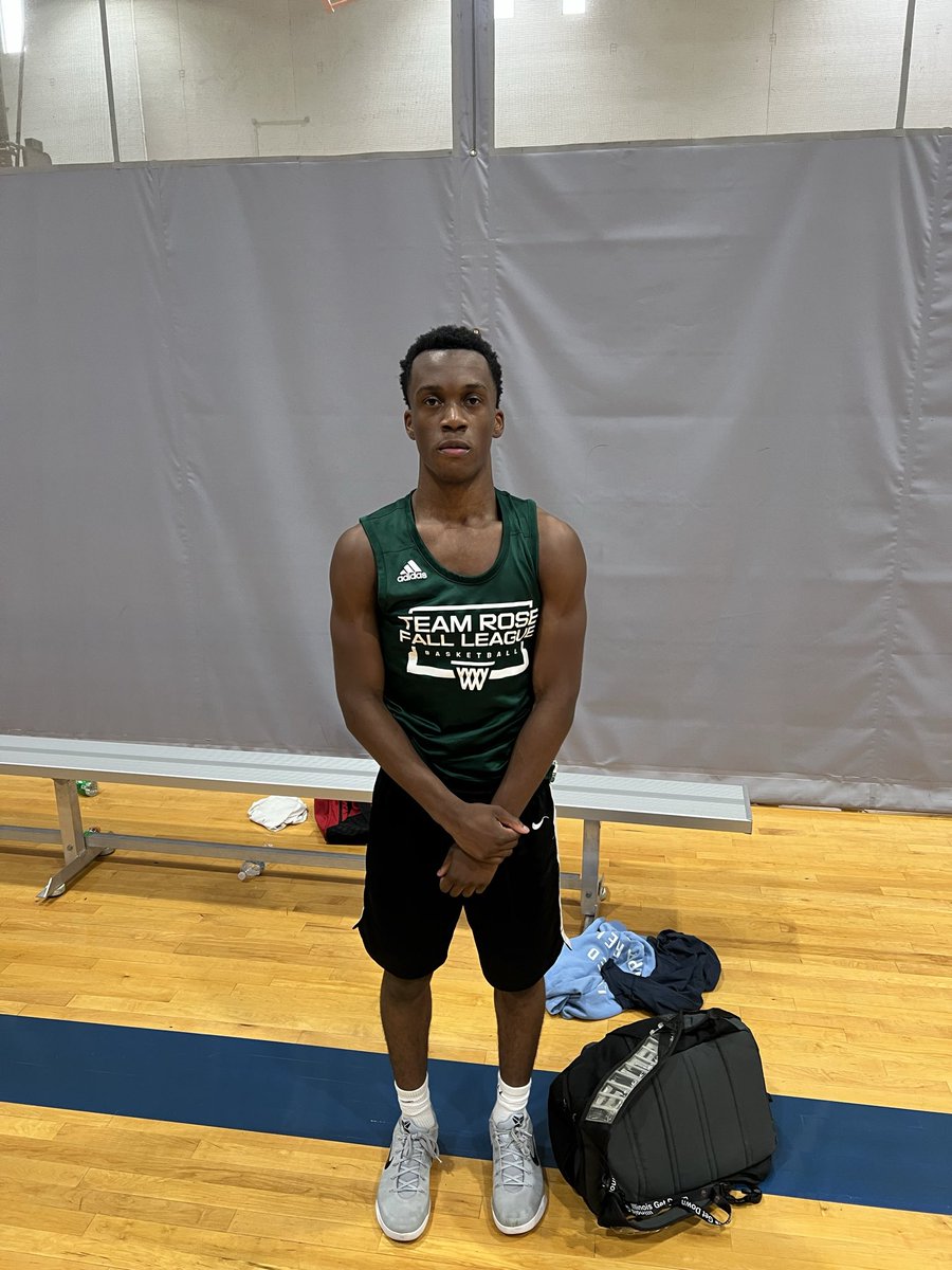 BigTimRevue's tweet photo. Class of 2027 5’10” point guard @terrelkeys1 of @KingCollege4445 ran the team setting up himself and others for baskets mostly in transition vs @BR_Hoops . Attacked the rim getting into the paint. #teamrosefallleague @3ssbRose https://t.co/URd5aiFqLm
