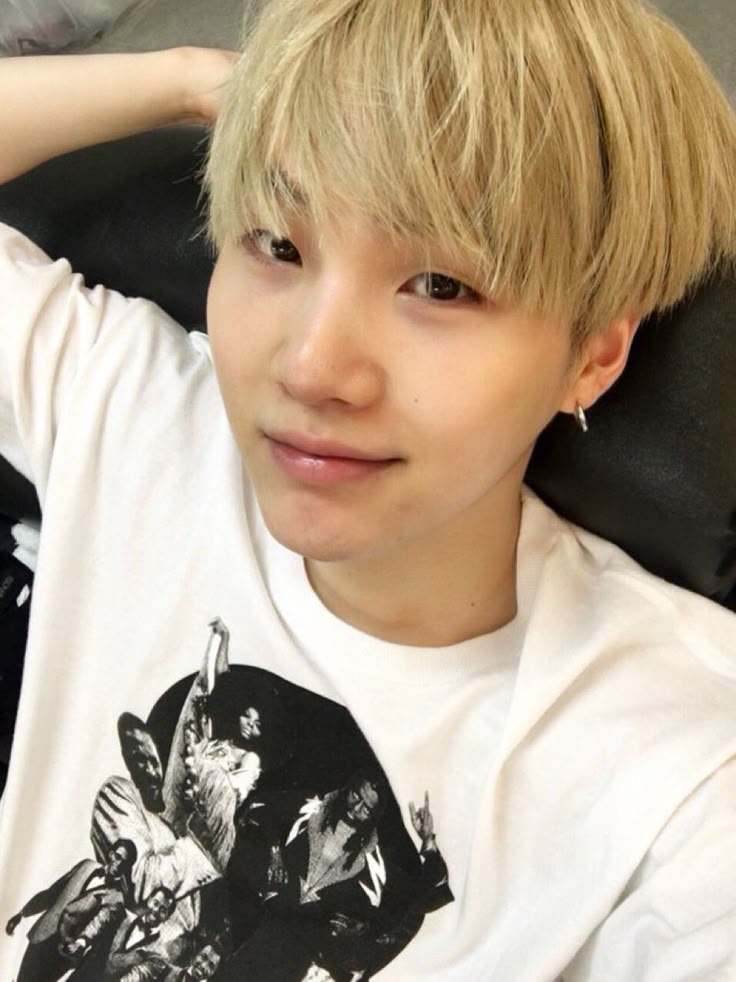 samlovsyg93's tweet photo. au ym!! #au #yoonmin

Donde yg y jm son vecinos desde siempre, nunca se llevaron bien, o es lo que recuerdan.
Para mala suerte de ambos la familia de jm abre una pastelería, donde las creaciones del pelirosa son la sensación y lamentablemente, los postres preferidos del rubio. https://t.co/pLsy5aFBaX