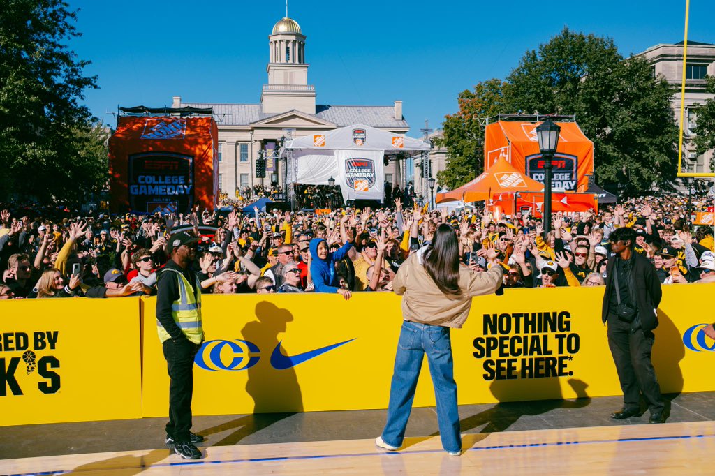 brilewerke's tweet photo. Nothing Special to See Here* @CaitlinClark22 https://t.co/Qn1f6a57Wu