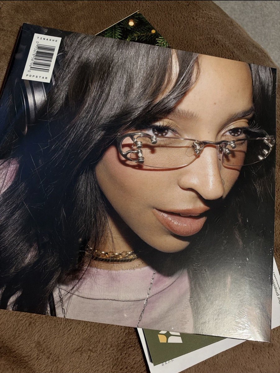 jjsutor's tweet photo. AOTY THANK U @Tinashe https://t.co/wG7p1TK15P