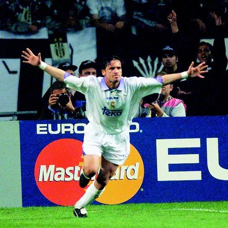 bernabexapp's tweet photo. 23:16 
Hala Madrid! 
#realmadrid #bernabex https://t.co/HDSTRchGHM