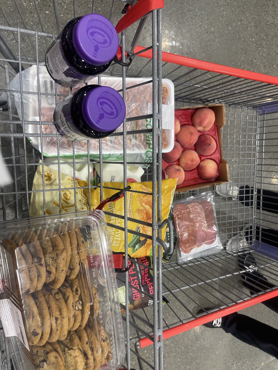 DeepDishCrypto's tweet photo. What $240 looks like at Costco https://t.co/9Pv50o8P6V