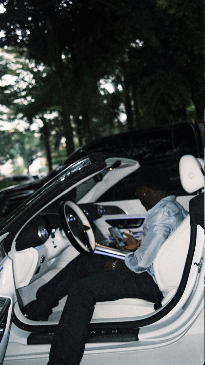 ASAKE_GALLERY's tweet photo. Maybachdizzy https://t.co/GTgIKnpvL6