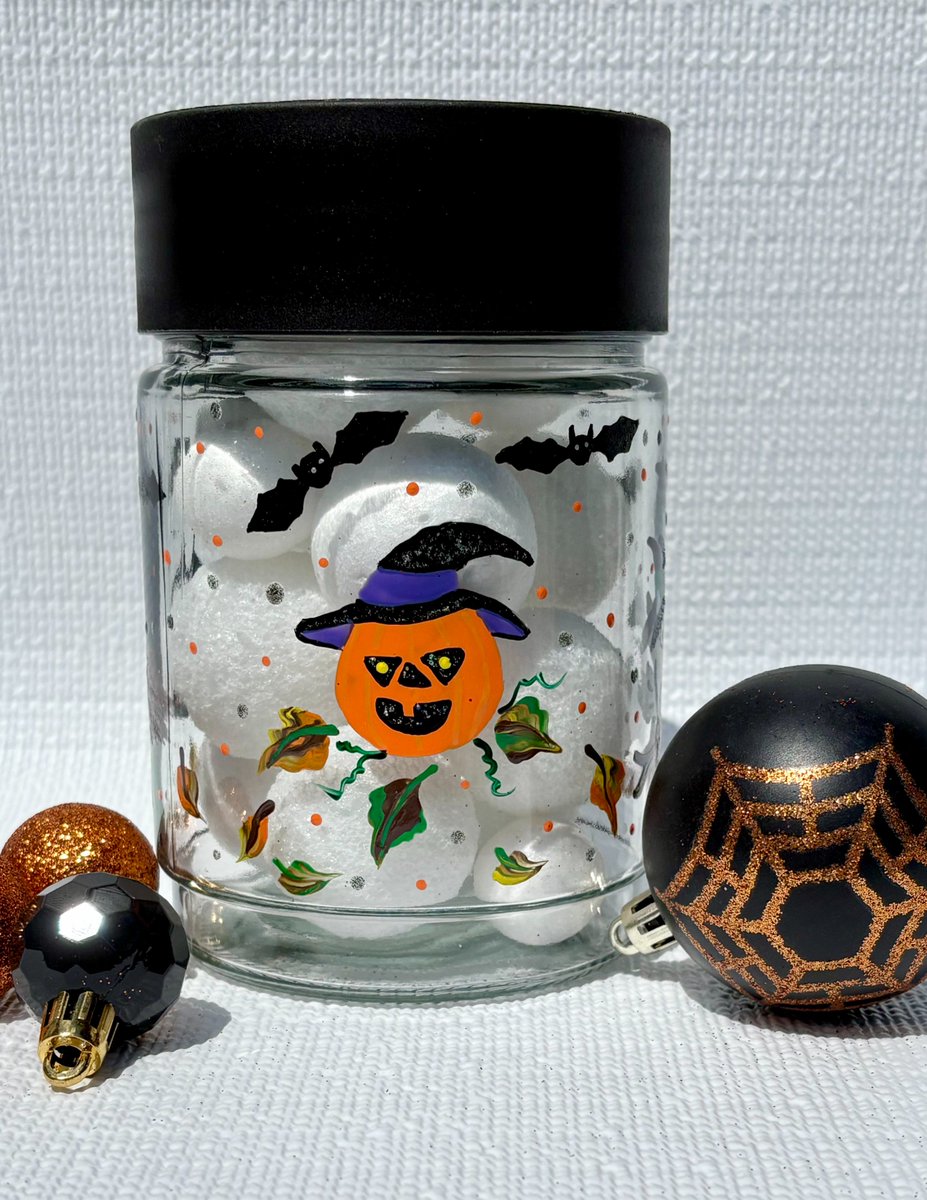 LPaintitpretty's tweet photo. Get ready for Halloween https://t.co/K5lv1BqFDz #halloween #candyjar #giftidea #SMILEtt23 #etsygifts #ShopNow #shopsmall #craftbizparty #ShamelessSelfpromoSaturday https://t.co/EI5fnmo5sn