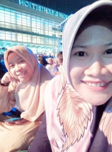 aidahnaa's tweet photo. Apa kabar, mbak Lia? Andaikan Allah memberimu umur panjang, hari ini kita tentu saling mendoakan dan menguatkan. Meski kini usiamu harusnya 32 tahun, Allah telah memilih yang terbaik bagimu di usia 28 tahun lalu. Semoga Allah mudahkan jalanmu menuju surgaNya. Aamiin https://t.co/Ixpe0aWNsh