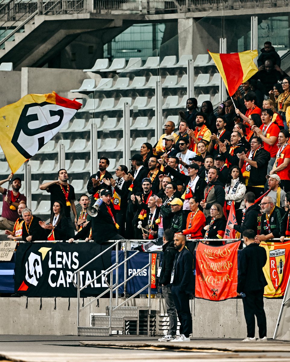 RCLensFeminin's tweet photo. Toujours ensemble ❤️💛

#RCElles #PFCRCL https://t.co/FEPGX1Kxp3