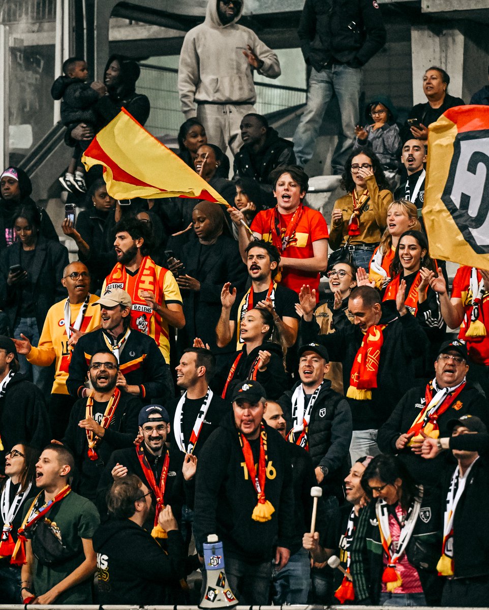 RCLensFeminin's tweet photo. Toujours ensemble ❤️💛

#RCElles #PFCRCL https://t.co/FEPGX1Kxp3