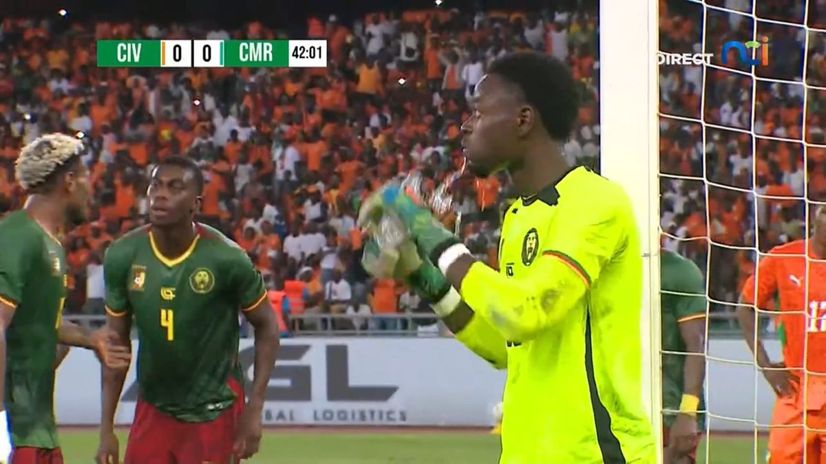 AllezLesLions's tweet photo. 🔴 Qu’avez-vous pensé de la performance de Simon Ngapandouetnbu dans les cages du Cameroun ce soir face à la Côte d’Ivoire ? 🧤🤔🇨🇲 https://t.co/23BE4voXvK