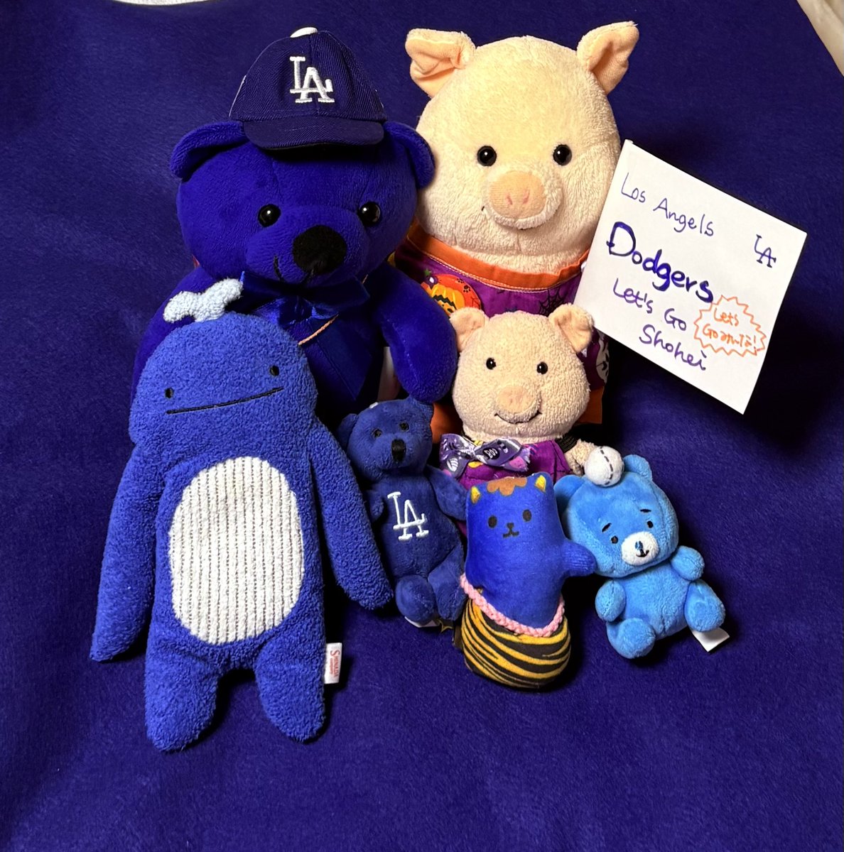 belmonterose45's tweet photo. 👩🏻4:30に起きましたが、
眠いです🥱

🐷テオ　おばちゃん‼️
眠いって言ってる場合じゃないよ‼️
今日からドジャースのポストシーズン始まったよ⚾️

👩🏻テオヘルちゃんのHR🚀で、目がさめたよ😊

🐷クリス　Let’s Go Dodgers 
Let’s Go Shohei 💪🏻

Boys Team &amp; Girls Team 🐷🐰

#lets go dodgers https://t.co/cvjqoH9hUa