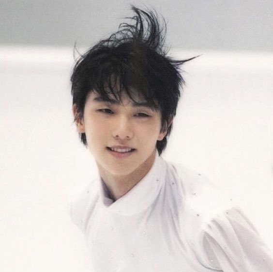 sthscrlvr's tweet photo. Saw someone a while ago say that they headcanon Wanderer to look like Yuzuru Hanyu and my life hasn’t been the same since https://t.co/6HqcmxSvF7