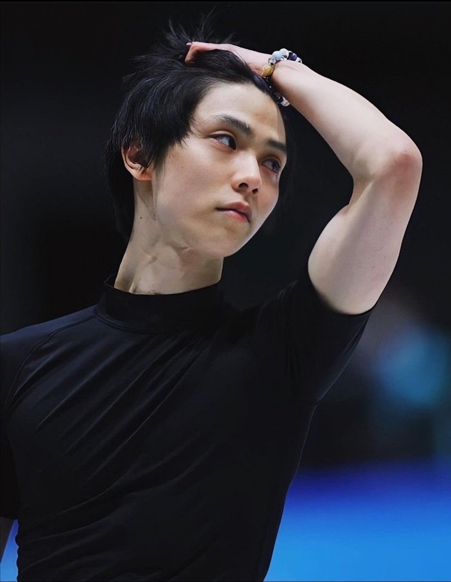 sthscrlvr's tweet photo. Saw someone a while ago say that they headcanon Wanderer to look like Yuzuru Hanyu and my life hasn’t been the same since https://t.co/6HqcmxSvF7