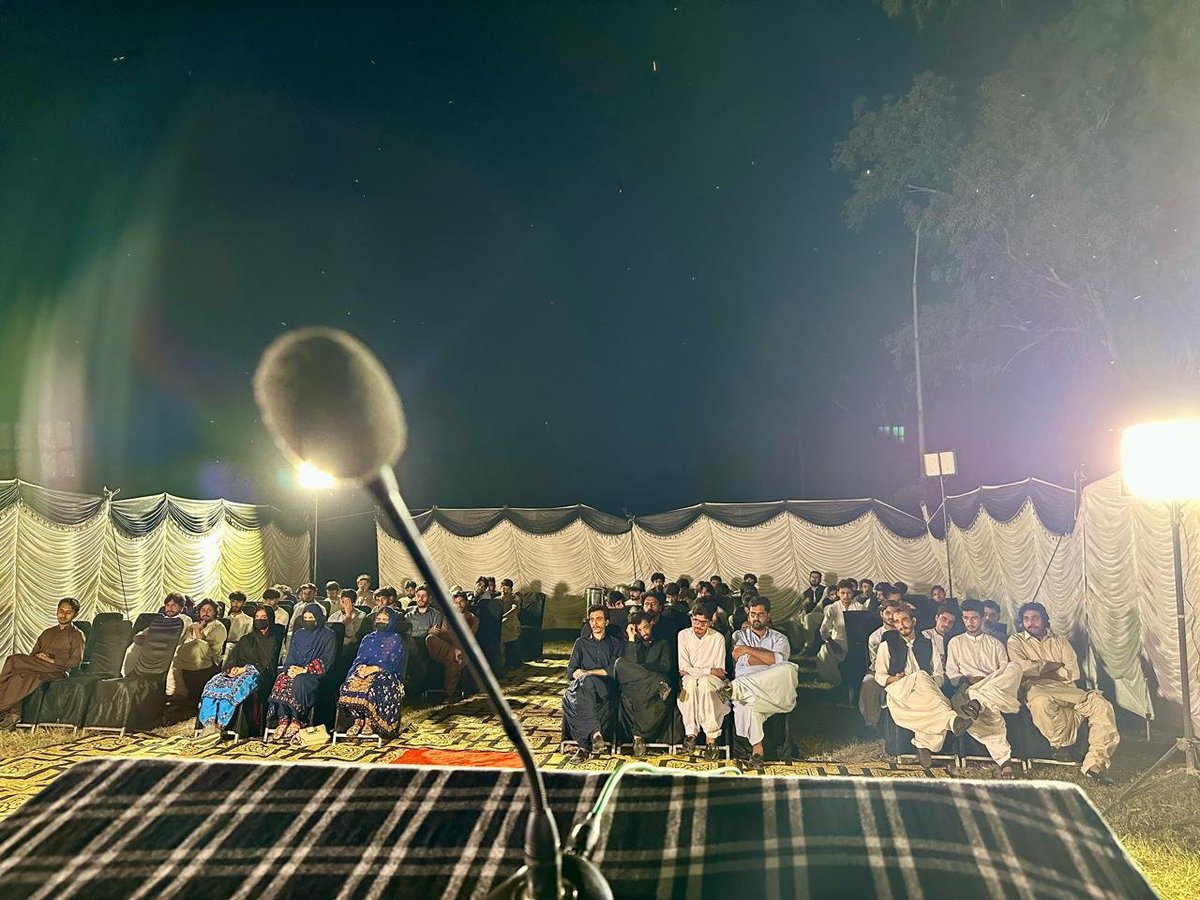 MultanCouncil's tweet photo. بلوچ اسٹوڈنٹس کونسل ملتان نا پارہ غان لبزانکی مراگش ئس “ مبارک قاضی“ نا پِن آ سرسہبی ٹی اڈ تِننگا ۔

بلوچ اسٹوڈنٹس کونسل ملتان ءِ نیمگ ءَ چہ لبزانکی مراگش ” مبارک قاضی “ ءِ یات ء سوبمندی ءَگوں  برجم دارگ بوتگ۔ https://t.co/NRLTz2SqLU