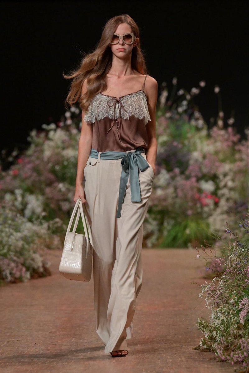 fashionspotterr's tweet photo. Elie Saab | Spring 2027 RTW 🤎 https://t.co/hg9vJOsOwS
