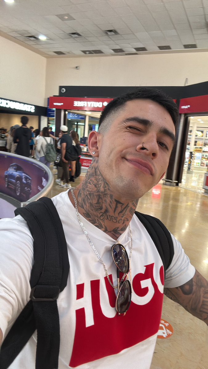 GioMalo_69's tweet photo. โ๐ผโ๏ธ
#GioMalo #AirportLook #TravelVibes #InkedBoy #HugoFit https://t.co/kSjwZUW9mY