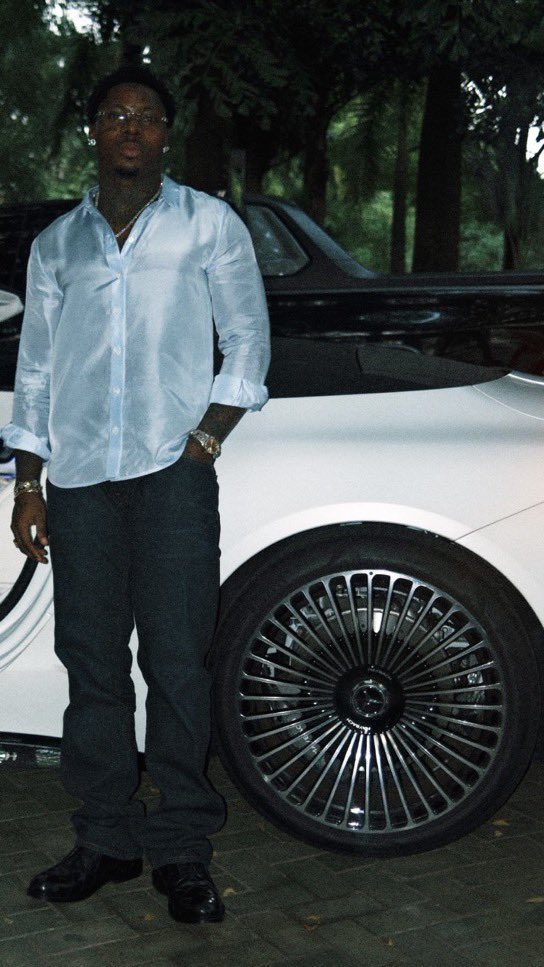 nueltwiitt's tweet photo. Asake stuns in new pictures with his maybach🤍 https://t.co/syACaV3oik